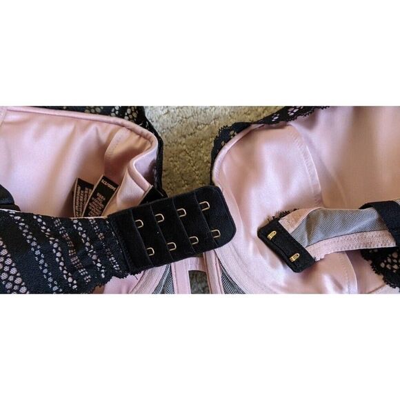 Victoria's Secret Black Lace Plunge Lightly Lined Underwired Adjustable Bra 34DD - Picture 4 of 8